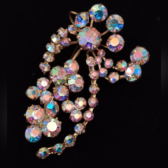 Vintage Austrian Crystals Brooch - Picture 3 of 16